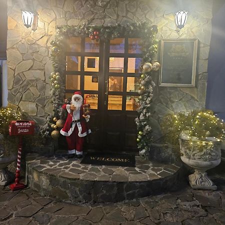 Hotel Boutique Vila Lakastel Sinaia Ngoại thất bức ảnh