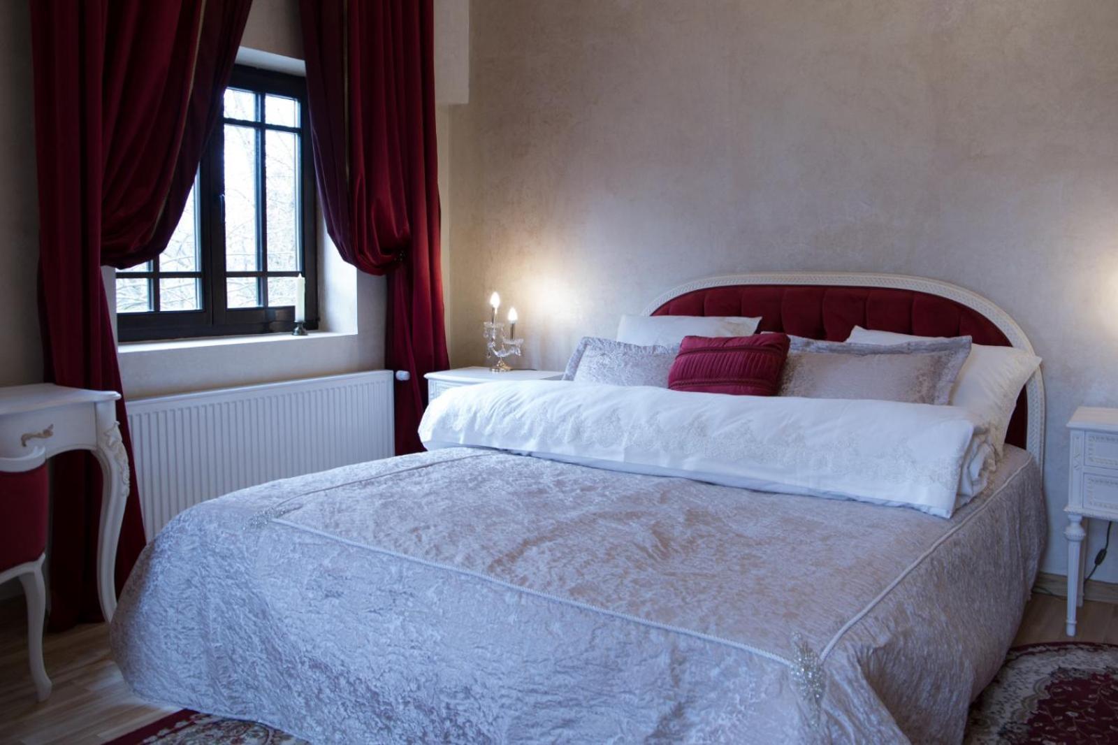 Hotel Boutique Vila Lakastel Sinaia Ngoại thất bức ảnh