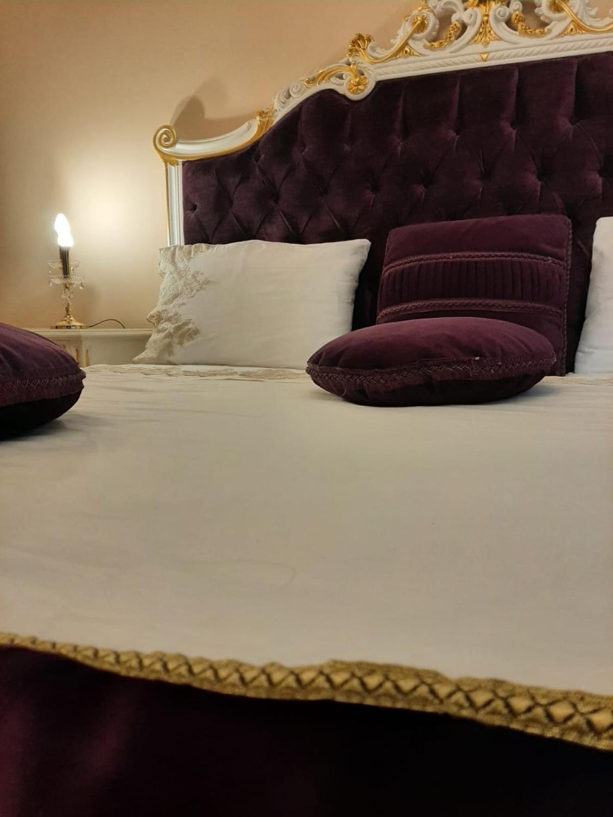 Hotel Boutique Vila Lakastel Sinaia Ngoại thất bức ảnh