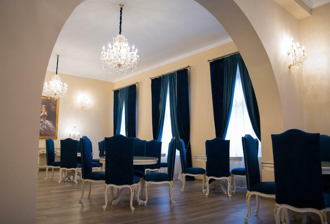 Hotel Boutique Vila Lakastel Sinaia Ngoại thất bức ảnh
