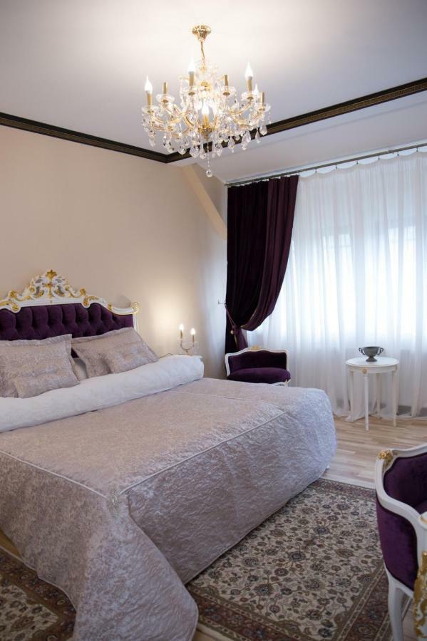 Hotel Boutique Vila Lakastel Sinaia Ngoại thất bức ảnh