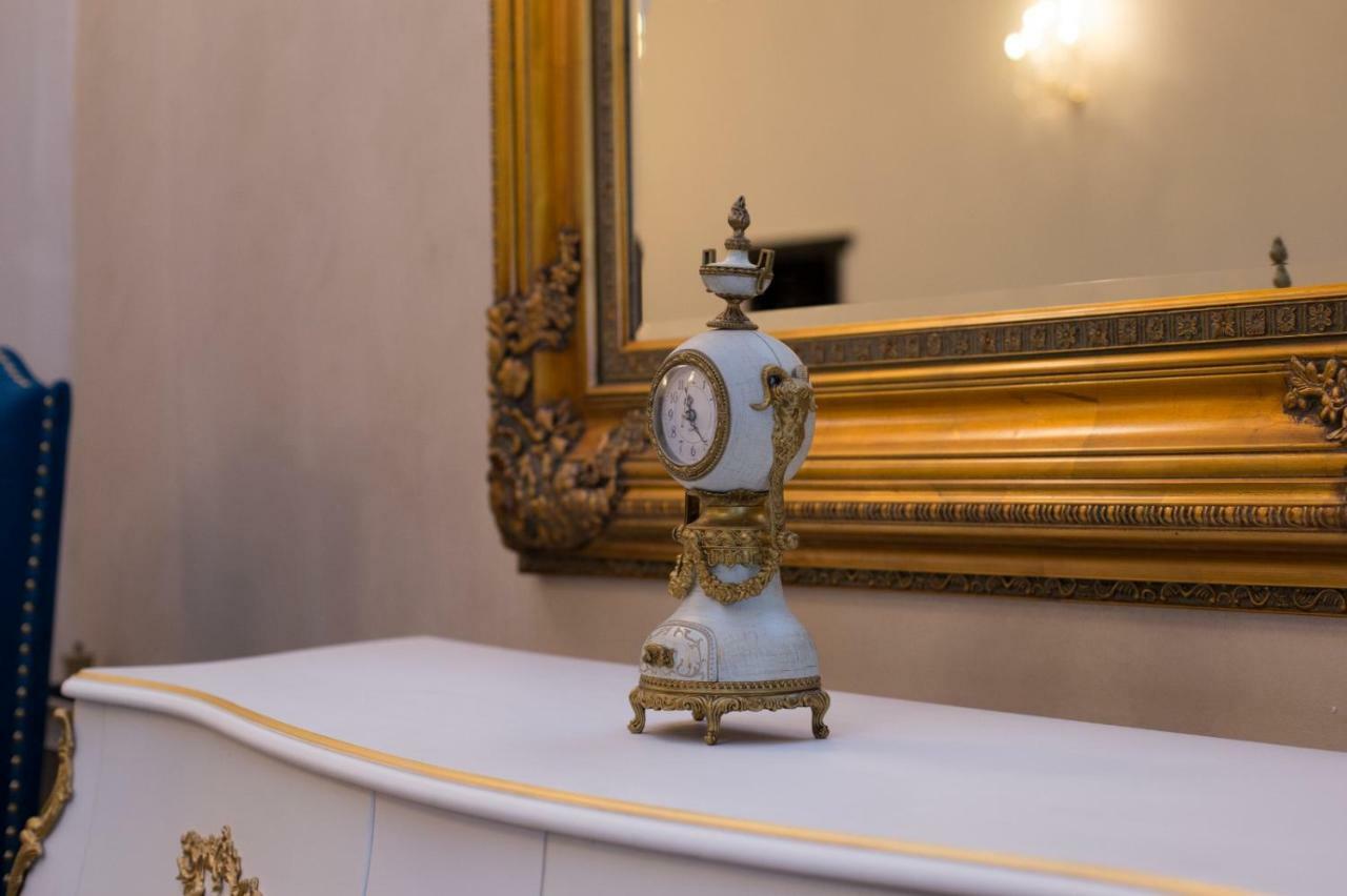 Hotel Boutique Vila Lakastel Sinaia Ngoại thất bức ảnh