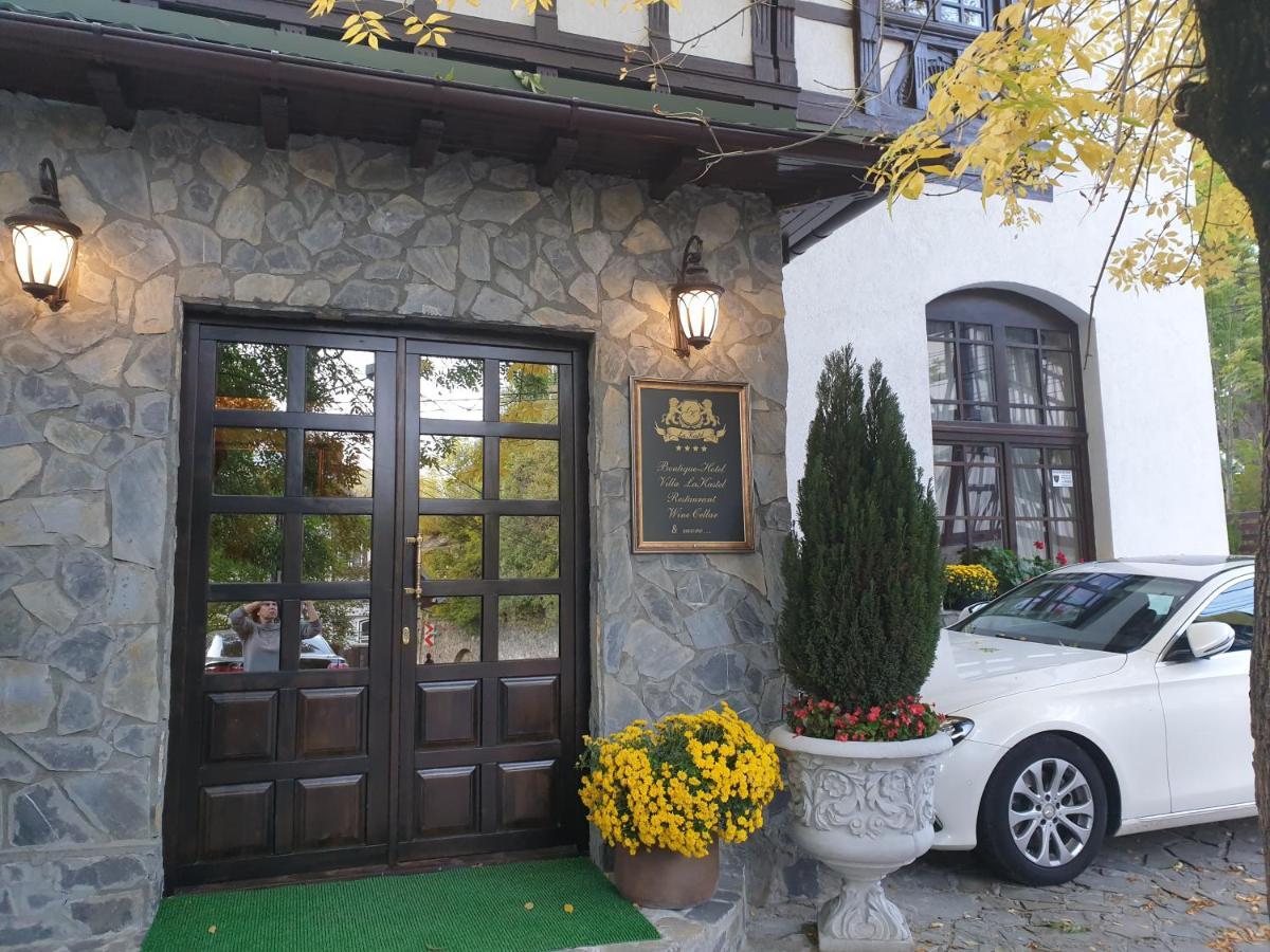 Hotel Boutique Vila Lakastel Sinaia Ngoại thất bức ảnh