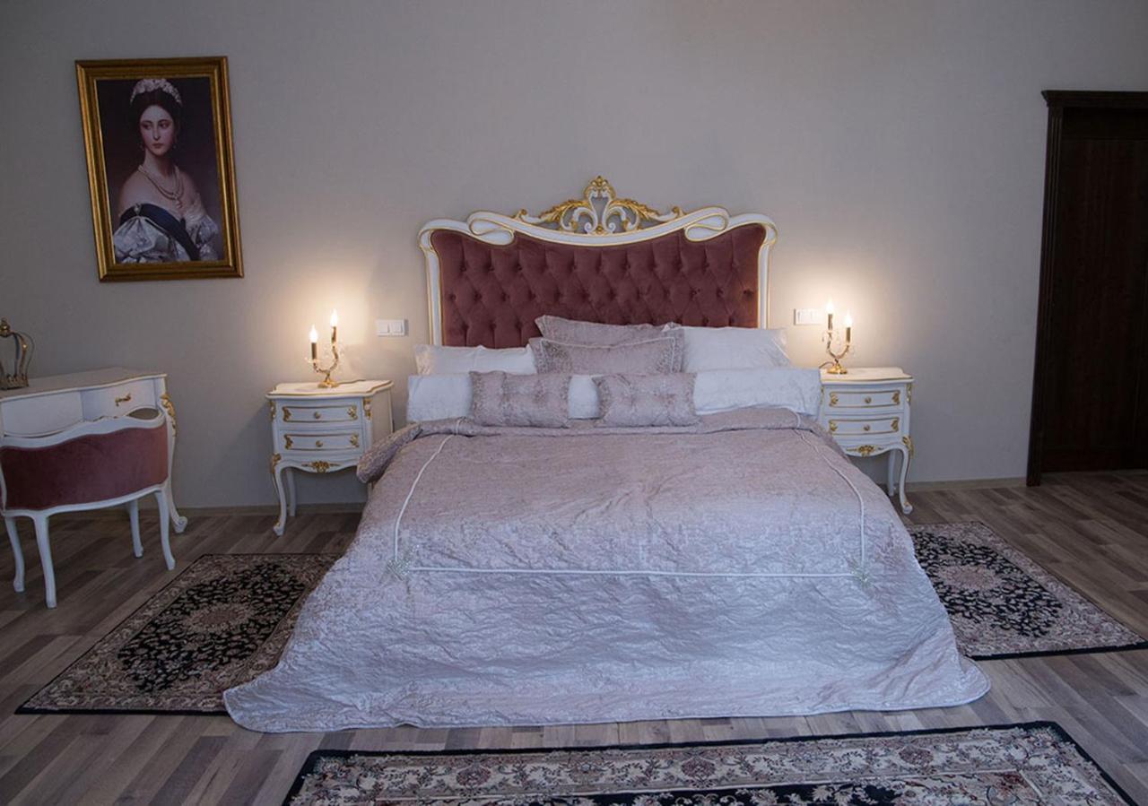 Hotel Boutique Vila Lakastel Sinaia Ngoại thất bức ảnh